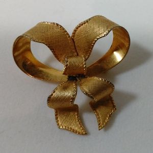 Giovanni Bow Brooch Pin Brushed Gold Tone Ribbon